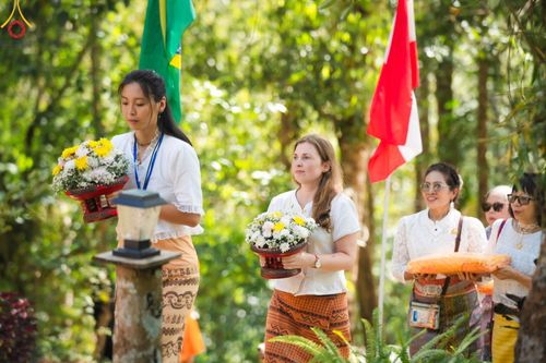 ภาพ No.94581:พิธีทอดกฐินสามัคคีทั่วไทย 5,000 วัด วัดป่านานาชาติม่อนอังเกตุ ณ ธรรมสถานนานาชาติป่าแป๋ อ.แม่แตง จ.เชียงใหม่ วันที่ 13 พฤศจิกายน พ.ศ. 2566