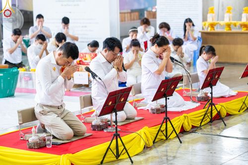 ภาพ No.142283:พิธีตักบาตรฉลองพระใหม่ ในโครงการอุปสมบทหมู่รุ่นผู้บริหาร  ณ วิหารคด วัดพระธรรมกาย วันอาทิตย์ที่ 23 มิถุนายน พ.ศ.2567