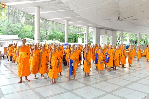 ภาพ No.229633:วันที่ 25 มิถุนายน พ.ศ. 2568 (แรม 15 ค่ำ เดือน 7) พิธีบุพเปตพลี ครั้งที่ 166 ร่วมอุทิศบุญแด่หมู่ญาติที่ล่วงลับไปแล้ว และสืบทอดอายุพระพุทธศาสนา ณ หอฉันคุณยายอาจารย์ฯ วัดพระธรรมกาย