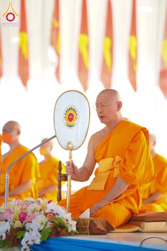 ภาพ No.133777:พิธีตักบาตร ข้าวสารอาหารแห้ง ณ บ้านแก้วเรือนทองคุณยายฯ สภาธรรมกายสากล วัดพระธรรมกาย วันอาทิตย์ต้นเดือนที่ 7 เมษายน พ.ศ. 2567