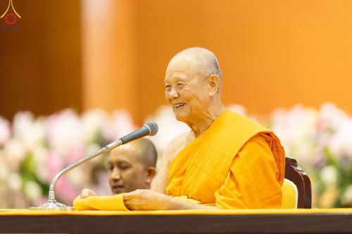 ภาพ No.139714:พิธีมุทิตาพระมหาอุปสมบทอุทิศชีวิต วันอาทิตย์ต้นเดือนที่ 2 มิถุนายน พ.ศ. 2567 ณ ห้องแก้วสารพัดนึก 1 วัดพระธรรมกาย