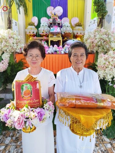 ภาพ No.172590:พิธีทอดกฐิน ณ วัดโบสถ์อินทรสารเพชร แขวงบางแวก เขตภาษีเจริญ กรุงเทพฯ ในโครงการกฐินสามัคคีทั่วไทย 30,000 วัด บูชาธรรม 80 ปี หลวงพ่อธัมมชโย โดยคณะศิษยานุศิษย์วัดพระธรรมกาย วันที่ 20 ตุลาคม พ.ศ. 2567