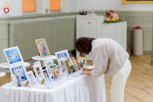 ภาพ No.232622:วันเสาร์ที่ 5 กรกฎาคม พ.ศ. 2568 Candlelight meditation & Vigil พิธีจุดเทียนให้สว่าง สู่ทางสงบ ณ วัดพระธรรมกายนอร์ธสวีเดน