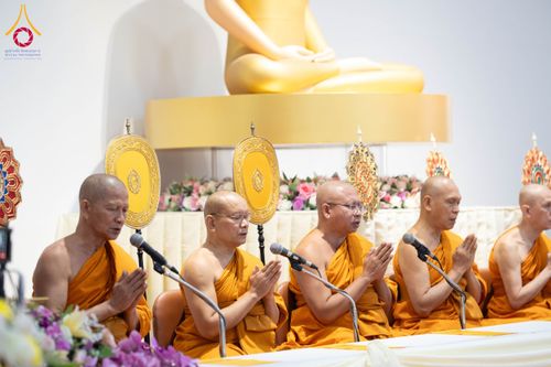 ภาพ No.194715:พิธีเจริญพระพุทธมนต์ และทำบุญตักบาตร ถวายพระราชกุศล แด่พระบาทสมเด็จพระเจ้าอยู่หัว เนื่องในโอกาสพระราชพิธีสมมงคล พระชนมายุเท่าพระบาทสมเด็จพระพุทธยอดฟ้าจุฬาโลกมหาราช สมเด็จพระปฐมบรมกษัตริยาธิราชแห่งพระราชวงศ์จักรี พุทธศักราช 2568 วันที่ 14 มกราคม พ.ศ. 2568