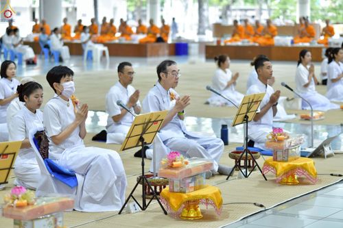 ภาพ No.231854:วันที่ 5 กรกฎาคม พ.ศ. 2568 พิธีถวายภัตตาหารเมนูสวรรค์ เพื่อการบรรลุธรรม ณ หอฉันคุณยายอาจารย์ฯ วัดพระธรรมกาย