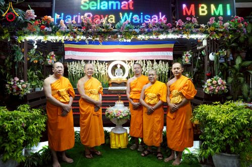 ภาพ No.227534:วันที่ 7 มิถุนายน พุทธศักราช 2568 วิสาขบูชาบนเกาะสุมาตรา ถวายเป็นพระราชกุศล แด่ “สมเด็จพระนางเจ้าสุทิดา พระบรมราชินี”