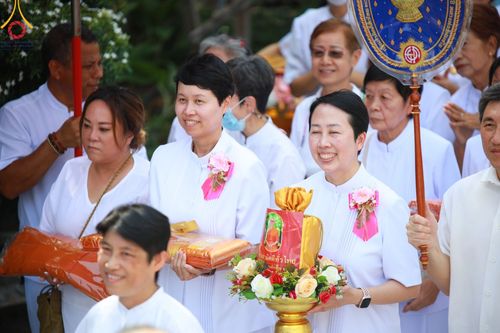 ภาพ No.172337:พิธีทอดกฐิน ณ วัดพรพระร่วงประสิทธ์ แขวงออเงิน เขตสายไหม กรุงเทพฯ ในโครงการกฐินสามัคคีทั่วไทย 30,000 วัด บูชาธรรม 80 ปี หลวงพ่อธัมมชโย โดยคณะศิษยานุศิษย์วัดพระธรรมกาย วันที่ 27 ตุลาคม พ.ศ. 2567
