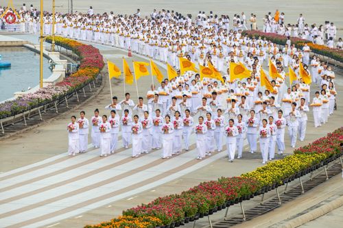 ภาพ No.133673:พิธีเวียนประทักษิณและพิธีวันทาเจดีย์ โครงการบรรพชาสามเณร ฟื้นฟูพระพุทธศาสนาทั่วไทย ณ วัดพระธรรมกาย วันเสาร์ที่ 6 เมษายน พ.ศ. 2567