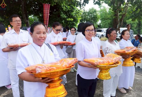 ภาพ No.250376:วันพุธที่ 8 ตุลาคม พ.ศ. 2568 พิธีทอดกฐินสามัคคีทั่วไทย 30,000 วัด โดยคณะศิษยานุศิษย์ บูชาธรรม 81 ปี หลวงพ่อธัมมชโย ณ วัดรางกำหยาด อ.บางเลน จ.นครปฐม