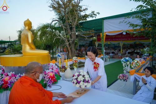 ภาพ No.104957:พิธีตักบาตรพระ ๑,๐๐๐ รูป ฉลองเมืองลำปาง ๑,๓๔๓ ปี วันเสาร์ที่ ๓๐ ธันวาคม พ.ศ. ๒๕๖๖ ณ ศูนย์ปฏิบัติธรรมลำปาง อำเภอเมือง จังหวัดลำปาง