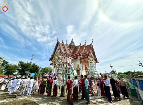 ภาพ No.171401:พิธีทอดกฐิน ณ วัดหัวหิน จ.กาญจนบุรี ในโครงการกฐินสามัคคีทั่วไทย 30,000 วัด บูชาธรรม 80 ปี หลวงพ่อธัมมชโย โดยคณะศิษยานุศิษย์วัดพระธรรมกาย วันที่ 27 ตุลาคม พ.ศ. 2567