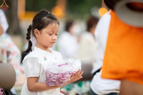ภาพ No.201966:พิธีต้อนรับพระธรรมยาตรา ณ อนุสรณ์สถานลำดับที่ 7 สถานที่ขยายวิชชาธรรมกาย วัดพระธรรมกาย ต.คลองสาม อ.คลองหลวง จ.ปทุมธานี ในโครงการธรรมยาตรา กตัญญูบูชา มหาปูชนียาจารย์ พระมงคลเทพมุนี(สด จนฺทสโร) พระผู้ปราบมาร อนุสรณ์สถาน 7 แห่ง ปีที่ 13 วันที่ 26 มกราคม 2568