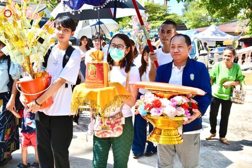 ภาพ No.182251:พิธีทอดกฐิน ณ วัดเนินบาก จ.ปราจีนบุรี ในโครงการทอดกฐินสามัคคีทั่วไทย 30,000 วัด บูชาธรรม 80 ปี หลวงพ่อธัมมชโย โดยคณะศิษยานุศิษย์วัดพระธรรมกาย วันที่ 10 พฤศจิกายน พ.ศ. 2567