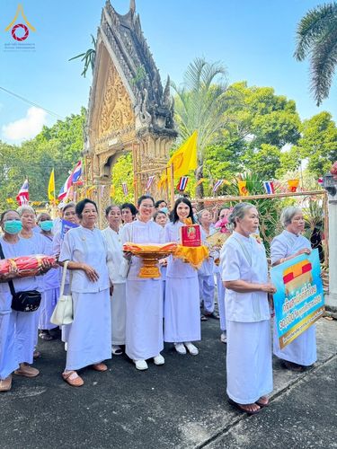 ภาพ No.181739:พิธีทอดกฐิน ณ วัดท่าทอง ต.ปากน้ำ  อ.เดิมบางนางบวช จ.สุพรรณบุรี ในโครงการทอดกฐินสามัคคีทั่วไทย 30,000 วัด บูชาธรรม 80 ปี หลวงพ่อธัมมชโย โดยคณะศิษยานุศิษย์วัดพระธรรมกาย วันที่ 2 พฤศจิกายน พ.ศ. 2567