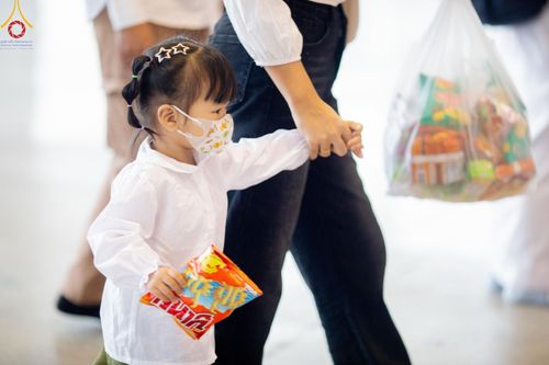 ภาพ No.205810:พิธีตักบาตร และ พิธีบูชาข้าวพระ ในวันอาทิตย์ต้นเดือน 2 กุมภาพันธ์ พ.ศ. 2568 ณ สภาธรรมกายสากล วัดพระธรรมกาย