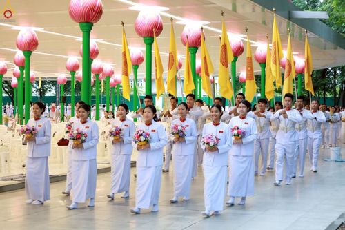 ภาพ No.228814:วันเสาร์ที่ 14 มิถุนายน พ.ศ. 2568 พิธีเวียนประทักษิณ , พิธีขอขมารับผ้าไตร ในโครงการบรรพชาอุปสมบทหมู่ ผู้บริหารรุ่นที่ 15 และ อุดมศึกษา รุ่นที่ 52 ณ โบสถ์พระไตรปิฎก วัดพระธรรมกาย