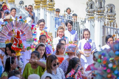 ภาพ No.173901:พิธีทอดกฐิน วัดบุณย์กัญจนาราม อ.บางละมุง จ.ชลบุรี ในโครงการกฐินสามัคคีทั่วไทย 30,000 วัด บูชาธรรม 80 ปี หลวงพ่อธัมมชโย โดยคณะศิษยานุศิษย์วัดพระธรรมกาย วันที่ 5 พฤศจิกายน พ.ศ. 2567