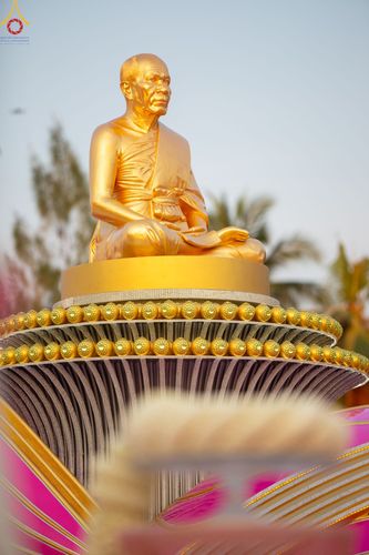 ภาพ No.109769:พิธีจุดประทีปถวายเป็นพุทธบูชา และบูชาธรรมมหาปูชนียาจารย์ วันที่ 10 มกราคม พ.ศ. 2567 ณ อนุสรณ์สถานคลองบางนางแท่น อ.สามพราน จ.นครปฐม