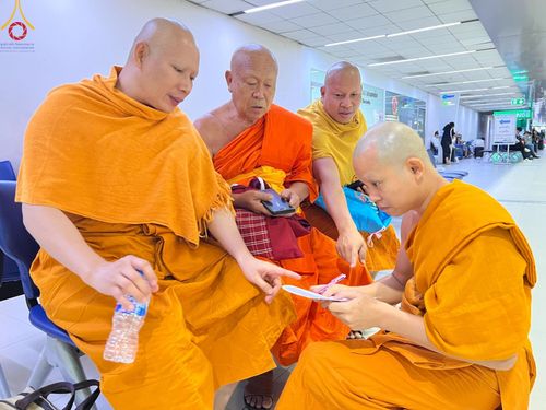 ภาพ No.60272:การต้อนรับพระสังฆาธิการ 10,000 กว่าวัดทั่วประเทศ พิธีมอบปัจจัยช่วยเหลือครู 4 จังหวัดชายแดนภาคใต้ พิธีปฏิบัติธรรม ในวันคุ้มครองโลก วันจันทร์ที่ 22 เมษายน พ.ศ.2567 ณ วัดพระธรรมกาย จ.ปทุมธานี