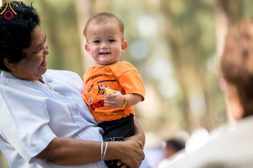 ภาพ No.107072:พิธีจุดประทีปถวายเป็นพุทธบูชา และบูชาธรรมมหาปูชนียาจารย์ ในโครงการธรรมยาตรากตัญญูบูชา มหาปูชนียาจารย์ พระมงคลเทพมุนี(สด จนฺทสโร) พระผู้ปราบมาร  อนุสรณ์สถาน 7 แห่ง ปีที่ 12  วันที่ 6 มกราคม พ.ศ. 2567 ณ อนุสรณ์สถานมหาวิหารพระมงคลเทพมุนี อ.สองพี่น้อง จ.สุพร