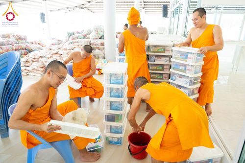 ภาพ No.212386:วันเสาร์ที่ 22 มีนาคม พ.ศ. 2568 พิธีถวายสังฆทานแด่คณะสงฆ์ 323 วัด ปีที่ 21 ครั้งที่ 175 พิธีมอบกองทุนหนุนแรงใจช่วยครูใต้ ปีที่ 18 ครั้งที่ 139 และพิธีทำบุญอุทิศส่วนกุศลให้ผู้วายชนม์ ณ ศูนย์ปฏิบัติธรรมภาคใต้ อำเภอบางกล่ำ จังหวัดสงขลา