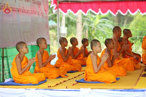 ภาพ No.76089:9พิธีวางศิลาฤกษ์ และตอกเสาเข็มมงคลต้นแรก สร้างหอฉันคุณยายอาจารย์มหารัตนอุบาสิกาจันทร์ ขนนกยูง  ณ ศูนย์ปฎิบัติธรรมนานาชาติสะเดา จ.สงขลา วันที่ 27 มกราคม พ.ศ. 2566