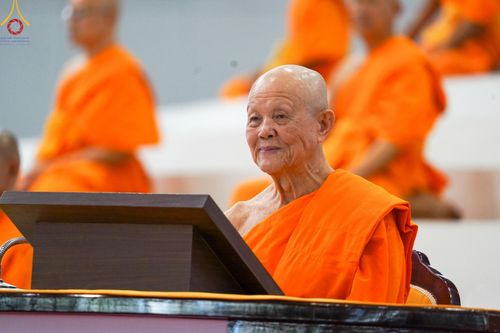 ภาพ No.151401:พิธีจุดเทียนใจ ไฟนิรันดร์ อนันตชัย ณ สภาธรรมกายสากล วัดพระธรรมกาย วันอาทิตย์ต้นเดือนที่ 1 กันยายน พ.ศ. 2567