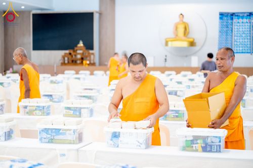 ภาพ No.225877:วันเสาร์ที่ 24 พฤษภาคม พ.ศ. 2568 พิธีถวายสังฆทาน 323 วัด ปีที่ 21 ครั้งที่ 177 พิธีมอบกองทุนหนุนแรงใจช่วยครูใต้ ปีที่ 18 ครั้งที่ 141 และพิธีทำบุญอุทิศส่วนกุศลให้ผู้วายชนม์ ณ ศูนย์ปฏิบัติธรรมภาคใต้ จ.สงขลา