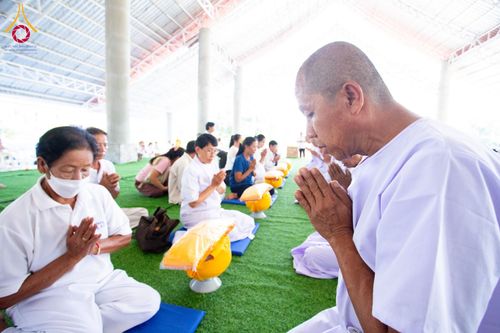 ภาพ No.181489:พิธีขอขมาผู้ปกครอง, พิธีมอบบาตรผ้าไตร, พิธีบรรพชาสามเณร โดยพระครูวิบูลย์เจติยาทร รองเจ้าคณะจังหวัดลำพูน ณ ธุดงคสถานลำพูน ต.เหล่ายาว  อ.บ้านโฮ่ง จ.ลำพูน วันที่ 5 ธันวาคม พ.ศ. 2567