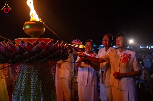 ภาพ No.211681:วันอาทิตย์ที่ 16 มีนาคม พ.ศ. 2568 พิธีจุดประทีปถวายเป็นพุทธบูชา ฉลองปทุมเจดีย์ (เจดีย์พระพุทธเจ้า 5 พระองค์) ณ ศูนย์อบรมเยาวชนปัตตานี