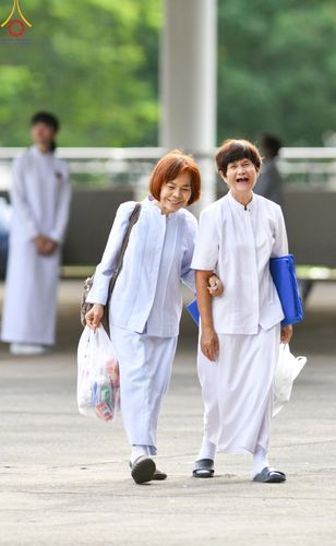 ภาพ No.139020:พิธีตักบาตร , พิธีบูชาข้าวพระ ณ ห้องแก้วสารพัด 1 สภาธรรมกายสากล วัดพระธรรมกาย วันอาทิตย์ต้นเดือนที่ 2 มิถุนายน พ.ศ. 2567