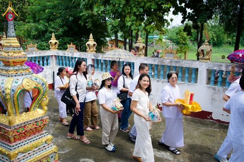 ภาพ No.181611:พิธีทอดกฐิน ณ วัดบ่อพระอินทร์ ต.สร่างโศก อ.บ้านหมอ จ.สระบุรี ในโครงการทอดกฐินสามัคคีทั่วไทย 30,000 วัด บูชาธรรม 80 ปี หลวงพ่อธัมมชโย โดยคณะศิษยานุศิษย์วัดพระธรรมกาย วันที่ 27 ตุลาคม พ.ศ. 2567