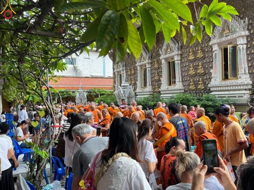 ภาพ No.162463:โครงการกฐินสามัคคีทั่วไทย 30,000 วัด  บูชาธรรม 80 ปี หลวงพ่อธัมมชโย  โดย คณะศิษยานุศิษย์วัดพระธรรมกาย ณ วัดสุวรรณประสิทธิ์ แขวงคลองกุ่ม เขตบึงกุ่ม กรุงเทพมหานคร วันศุกร์ที่ 18 ตุลาคม พ.ศ. 2567