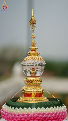 ภาพ No.131402:พิธีอัญเชิญพระบรมสารีริกธาตุ และองค์พระพุทธรัตนกายสิทธิ์ ติดตั้งองค์พระเจดีย์จตุรทิศ ถวายองค์พระเจดีย์ ลานธรรมและกำแพงแก้ว ถวายเป็นพุทธบูชา น้อมถวายบูชาธรรมหลวงพ่ออายุวัฒนมงคล ๘๐ พรรษา วันเสาร์ที่ ๑๖ มีนาคม พ.ศ. ๒๕๖๗ ณ วัดเขาพญาปราบ ต.ตะขบ อ.ปักธงชัย จ.น