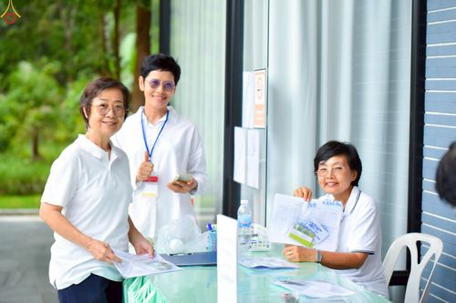 ภาพ No.250015:วันที่ 26-28 กันยายน พ.ศ. 2568 โครงการอบรมอุบาสกแก้ว อุบาสิกาแก้ว รุ่นที่ 3 ตัวแทนทอดกฐินสามัคคีทั่วไทย 30,000 วัด ณ ศูนย์ปฏิบัติธรรมจันทบุรี จ.จันทบุรี