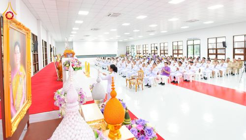 ภาพ No.227038:วันอังคารที่ 3 มิถุนายน พ.ศ. 2568 นายอำเภอคลองหลวง นำพสกนิกรรวมใจภักดิ์ สมเด็จพระนางเจ้าฯ พระบรมราชินี เนื่องในโอกาสวันเฉลิมพระชนมพรรษา ณ อาคารปลูกศรัทธา 2 วัดพระธรรมกาย อ.คลองหลวง จ.ปทุมธานี