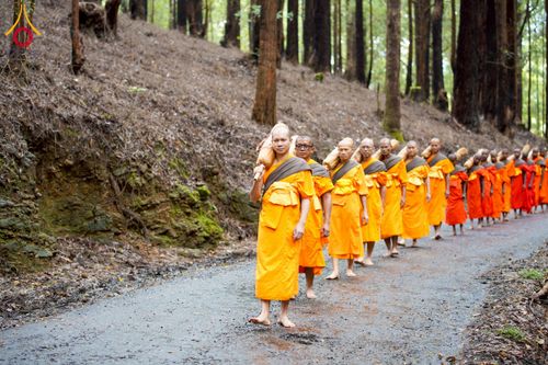 ภาพ No.226216:วันที่ 7-10 พฤษภาคม พ.ศ. 2568 โครงการเดินธรรมยาตรา สยาม-ลังกา ธรรมยาตรา ฉลองเทศกาลวิสาขบูชาแห่งชาติ ศรีลังกา บูชาธรรม 81 ปี หลวงพ่อธัมมชโย เมืองนูวราอิลิยา ประเทศศรีลังกา