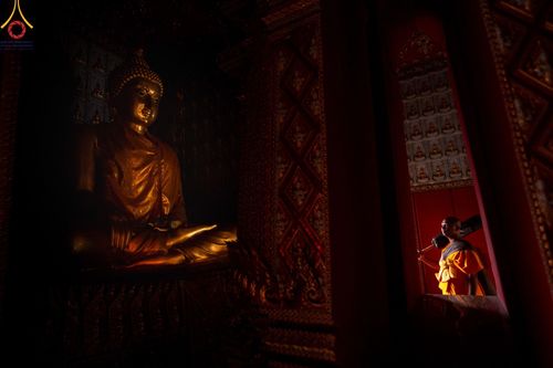 ภาพ No.127907:คณะพระธรรมยาตราฯ ปฎิบัติธรรมและถ่ายภาพหมู่ประวัติศาสตร์ ณ ลานหน้าพระปรางค์สามยอด วัดโคกสมานคุณ อ.หาดใหญ่ จ.สงขลา วันเสาร์ที่ 9 มีนาคม พ.ศ. 2567