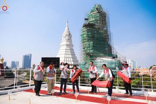 ภาพ No.208037:V.55 สารพัดV สารพัดดี ที่วัดพระธรรมกาย ในโครงการธรรมยาตรา กตัญญูบูชา มหาปูชนียาจารย์ พระมงคลเทพมุนี (สด จนฺทสโร) พระผู้ปราบมาร อนุสรณ์สถาน 7 แห่ง ปีที่ 13 ระหว่างวันที่ 2-31 มกราคม พ.ศ. 2568