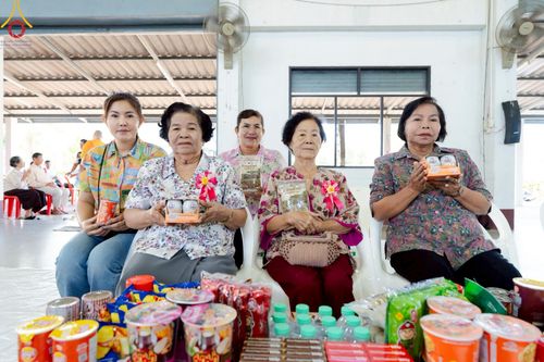 ภาพ No.217515:วันอาทิตย์ที่ 13 เมษายน พ.ศ. 2568 พิธีตักบาตรฉลองสามเณรใหม่ ศูนย์ปฏิบัติธรรมเขาคิชฌกูฏ โครงการบรรพชาสามเณรภาคฤดูร้อน