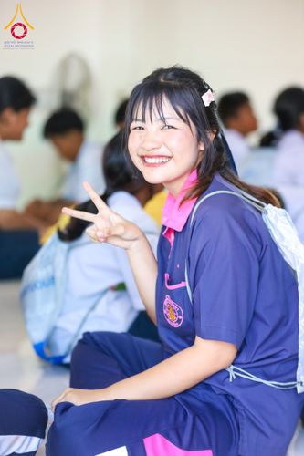 ภาพ No.180108:กิจกรรมวันรวมพลังเด็กดี V-Star ผู้นำฟื้นฟูศีลธรรมโลก ประจำปีพุทธศักราช 2567 จังหวัดสุโขทัย เพื่อรวมพลังสร้างความดี นั่งสมาธิภาวนาถวายเป็นพุทธบูชา และเพื่อส่งเสริมการเรียนรู้พระพุทธศาสนา วันที่ 3 ธันวาคม พ.ศ. 2567