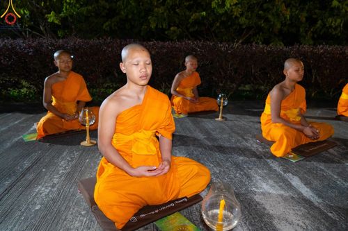 ภาพ No.125273:พิธีจุดโคมมาฆประทีป เพื่อถวายเป็นพุทธบูชา ณ เจดีย์สวรรค์ วัดบ้านขุน  อำเภอฮอด จังหวัดเชียงใหม่ วันเสาร์ที่ ๒๔ กุมภาพันธ์ พ.ศ. ๒๕๖๗