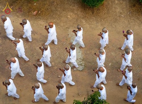 ภาพ No.75883:พิธีบรรพชาสามเณร ณ วัดปันชารี สันติปูร์ อรัญกฏิ เมืองคาร์กาชารี ประเทศบังกลาเทศ วันที่ 10 กุมภาพันธ์ พ.ศ. 2566