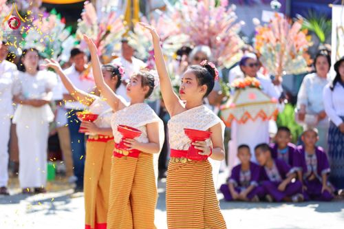 ภาพ No.172770:พิธีทอดกฐิน ณ วัดหนองมะจับ จ.เชียงใหม่ ในโครงการกฐินสามัคคีทั่วไทย 30,000 วัด บูชาธรรม 80 ปี หลวงพ่อธัมมชโย โดยคณะศิษยานุศิษย์วัดพระธรรมกาย วันที่ 1 พฤศจิกายน พ.ศ.2567