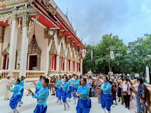 ภาพ No.268982:วันที่ 13 ตุลาคม พ.ศ. 2568 พิธีทอดกฐินสามัคคีทั่วไทย ณ วัดเขาบุญมีดาราราม อำเภอบางละมุง จังหวัดชลบุรี โดยคณะศิษยานุศิษย์ บูชาธรรม 81 ปี หลวงพ่อธัมมชโย