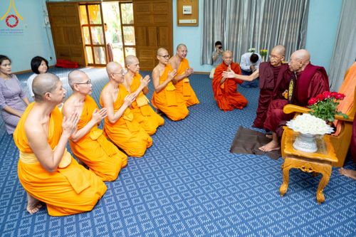 ภาพ No.220059:วันพุธที่ 16 เมษายน พ.ศ. 2568 วัดพระธรรมกายถวายมหาสังฆทาน มอบสิ่งของและทุนทรัพย์กว่า 4 ล้านบาท บรรเทาทุกข์ 181 วัดแผ่นดินไหวเมียนมา
