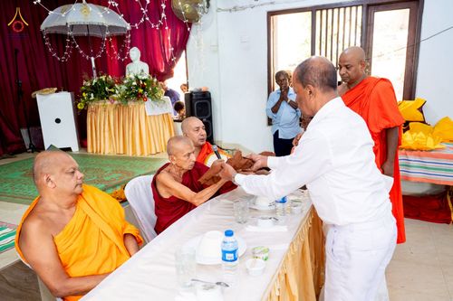 ภาพ No.266602:วันที่ 25 ตุลาคม พ.ศ. 2568 พิธีทอดกฐินสมทบ วัดกัลยาณมิตรต่างประเทศ  บูชาธรรม 81 ปี หลวงพ่อธัมมชโย ณ วัดธรรมวัฒนา รามายา  เมืองมาตะเล ประเทศศรีลังกา 