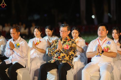 ภาพ No.104167:พิธีจุดประทีป ถวายเป็นพุทธบูชา สามเณรธรรมทายาทชาวอินโดนีเซียกว่า 1,000 รูป ณ มหาเจดีย์บุโรพุทโธ ประเทศอินโดนีเซีย ในวันที่ 23 ธันวาคม พ.ศ. 2566