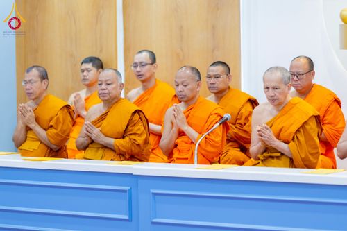 ภาพ No.233239:วันอาทิตย์ที่ 6 กรกฎาคม พ.ศ. 2568 พิธีถวายมหาสังฆทานแด่คณะสงฆ์ทั่วโลกและพิธีตักบาตรเนื่องในวันเข้าพรรษา  ณ วัดพุทธเคปทาวน์ ประเทศแอฟริกาใต้