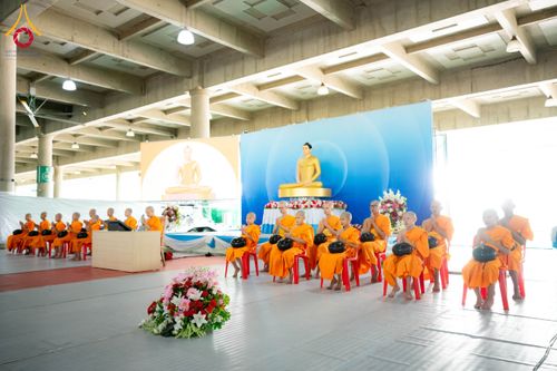 ภาพ No.145615:พิธีตักบาตรโครงการบรรพชาสามเณร โรงเรียนนานาชาติ รุ่นที่ 13 ณ มหารัตนวิหารคด 9 วัดพระธรรมกาย วันเสาร์ที่ 20 กรกฎาคม พ.ศ. 2567